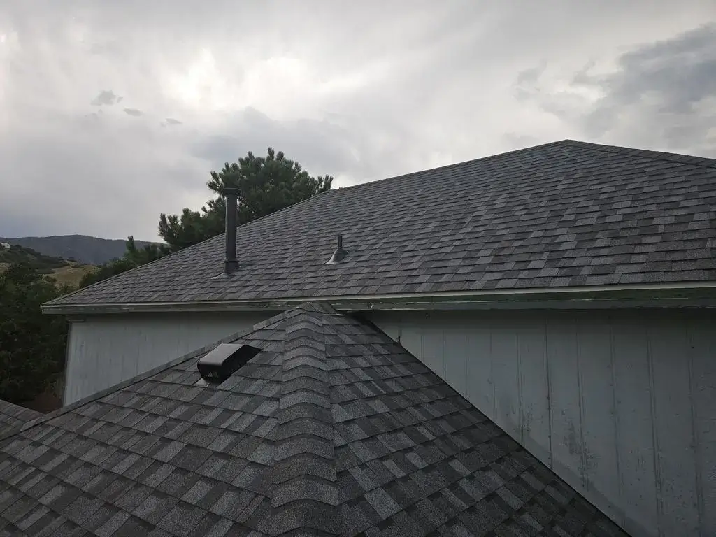 Residential roof replacemen roofing in Colorado Springs with durable shingles installed by Elite Solar in Michigan